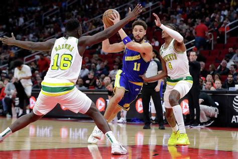 Warriors snap losing streak vs. Rockets behind Klay Thompson’s best game of season